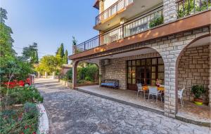 Amazing Apartment In Premantura