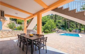 3 Bedroom Amazing Home In Plomin 