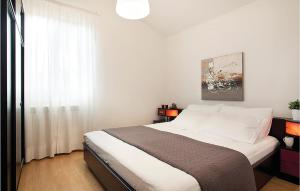 Cozy Apartment In Rabac With House Sea View 