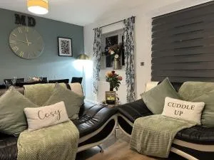 BrambleMead 5 bed house in Manchester Leigh - Glazebury