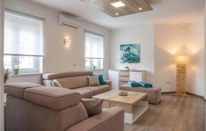 3 Bedroom Nice Home In Labin