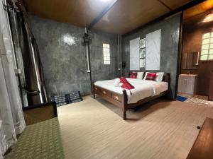 บ้านต้นไม้แม่กำปอง Baan TONMAI MAEKAMPONG