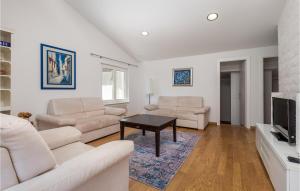 3 Bedroom Cozy Home In Krk