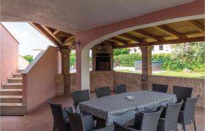 Gorgeous Home In Nova Vas