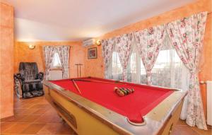 Gorgeous Home In Nova Vas