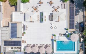 Lovely Apartment In Pineto With Kitchen