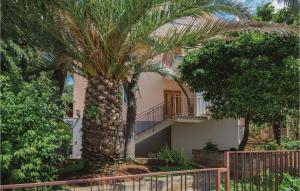 2 Bedroom Nice Apartment In Pula