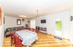 3 Bedroom Awesome Home In Poljica 
