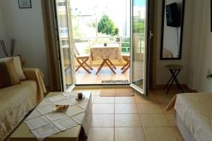 QUIET NEW Apartment-5 to the beach, 15 to center