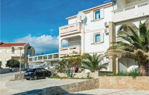 1 Bedroom Pet Friendly Apartment In Vidalici 