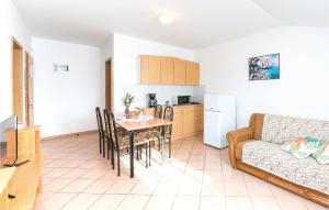 1 Bedroom Pet Friendly Apartment In Vidalici 