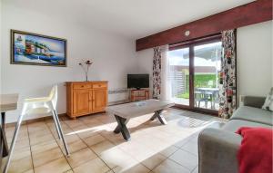 Beautiful Apartment In Bredene