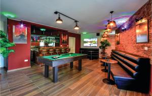 Gorgeous Home In Slatine With Wifi