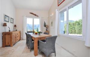 4 Bedroom Amazing Home In Fréjus