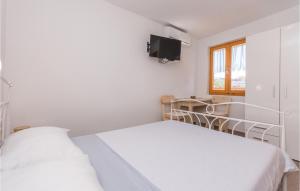 Gorgeous Home In Bibinje With Wifi