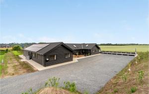 Cozy Home In Spøttrup With Wifi