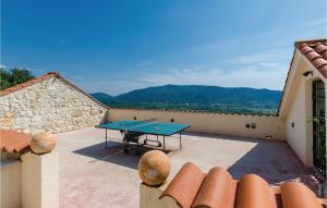 Five-Bedroom Holiday Home In Lovorno