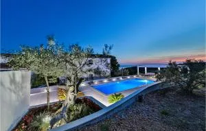 Gorgeous Home In Zecevo Rogoznicko - Zečevo