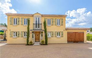 Maisons de vacances Gorgeous Home In Grimaud With Wifi : photos des chambres