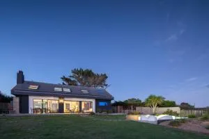 "La villa sur la baie" vue imprenable et piscine intérieure 29 degrés - 吉瑟尼