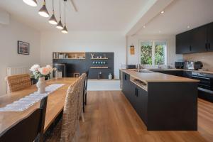 Villas La villa sur la baie vue imprenable et piscine interieure 29 degres : photos des chambres