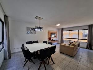 Casa a 100 metros da praia de Balneário Camboriú