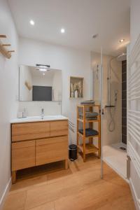 Villas La villa sur la baie vue imprenable et piscine interieure 29 degres : photos des chambres