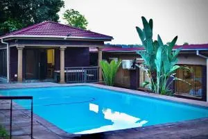 SEEYAs Nest - Boschrand