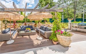 Maisons de vacances Gorgeous Home In Grimaud With Wifi : photos des chambres