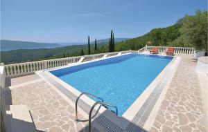 Awesome Home In Herceg Novi With Wifi