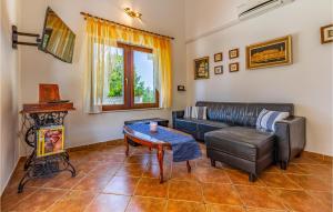 Stunning Home In Medulin With Wifi