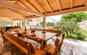 7 Bedroom Awesome Home In Polaca 