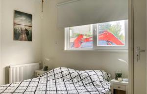 Awesome Home In Heinkenszand With Wifi