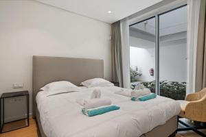 Hillside flat with pool by Costarentals - Ref M49