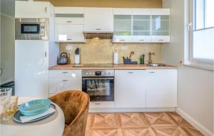 2 Bedroom Cozy Apartment In Mettmann