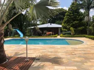 Chácara 5 suítes e piscina em Cabreúva - Cabreúva