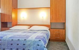 Amazing Apartment In Grebastica 