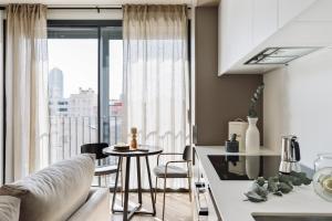 Serrat - 1 bedroom and office in Poblenou