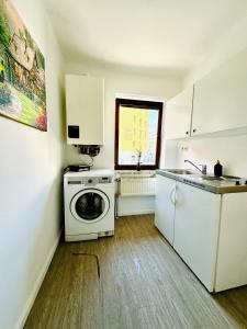 Beautiful 4BR Apt for up to 12P 10 Min to FAC Platz