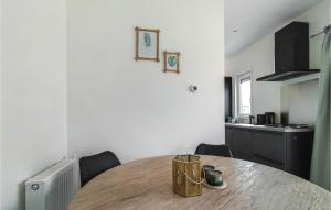 Nice Home In Heinkenszand With Wifi