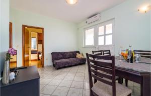 Nice Apartment In Rtina With Wifi