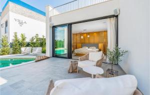 Cozy Home In Srima With Kitchen