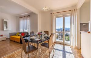 2 Bedroom Cozy Apartment In Labin