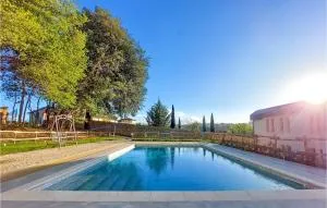 Cozy Apartment In Siena With Kitchen - Ampugnano