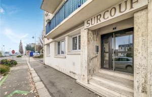 Appartements Amazing Apartment In Redon With Wifi : photos des chambres