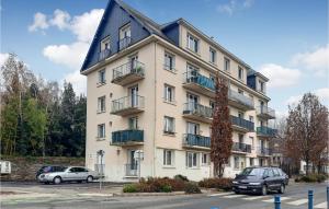 Appartements Amazing Apartment In Redon With Wifi : photos des chambres