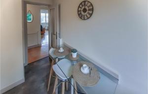 Amazing Apartment In Redon With Wifi