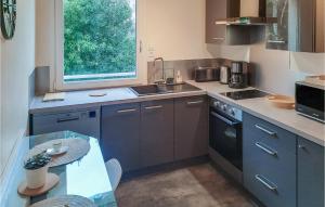Appartements Amazing Apartment In Redon With Wifi : photos des chambres