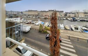 Appartements Amazing Apartment In Redon With Wifi : photos des chambres