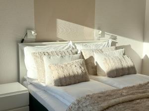 Villa Aurora Riverside by BookLapland